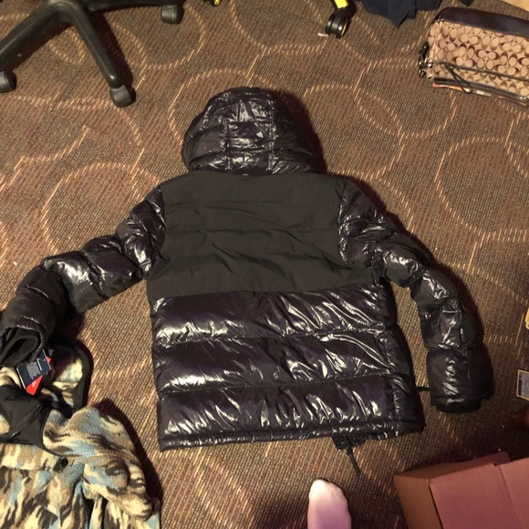 New! Tommy Hilfiger puffer jacket - Picture 2 of 9